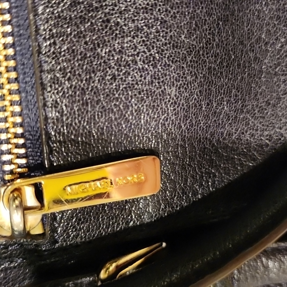 MK bag and wallet - Picture 9 of 9